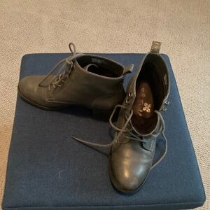 The walking company Tara M ankle boots